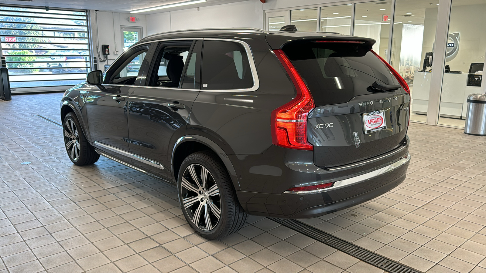 2025 Volvo XC90 Plug-In Hybrid Plus 7