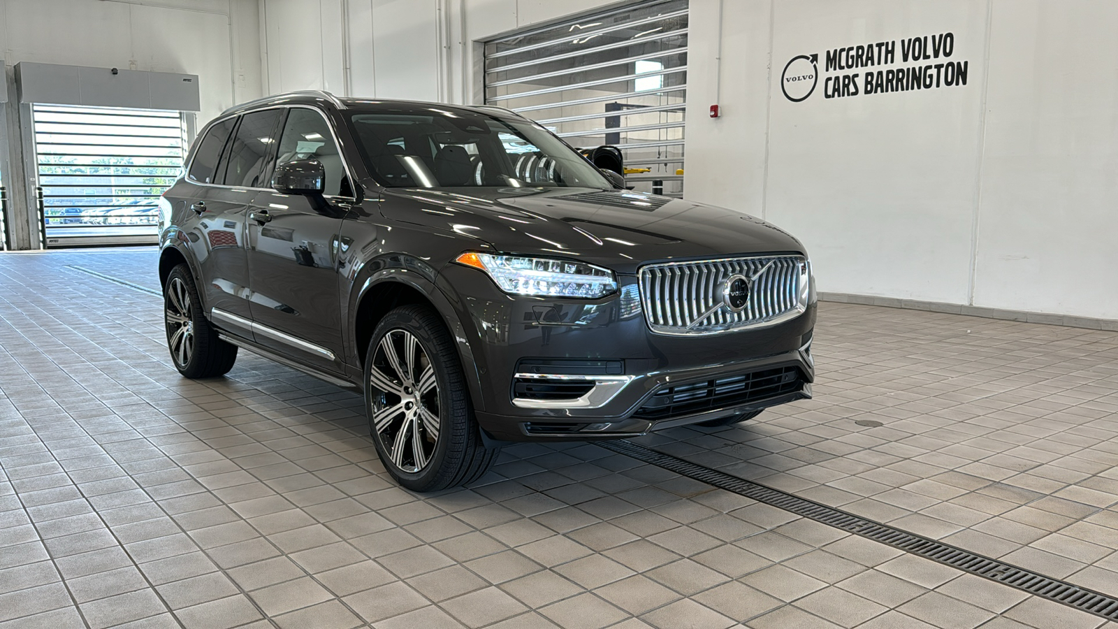 2025 Volvo XC90 Plug-In Hybrid Plus 33