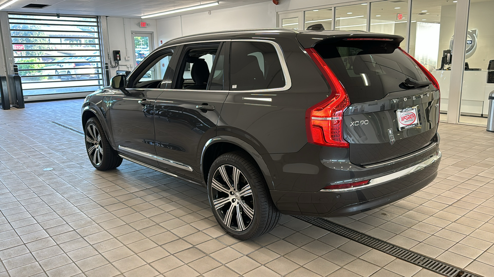 2025 Volvo XC90 Plug-In Hybrid Plus 38