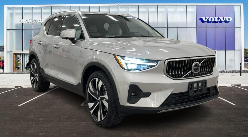 2025 Volvo XC40 Plus Bright Theme 1