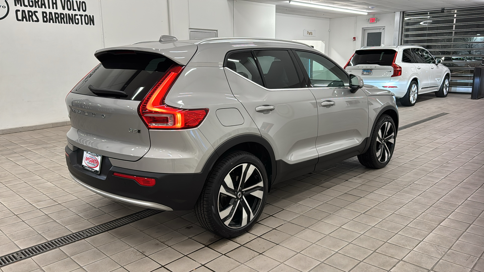 2025 Volvo XC40 Plus Bright Theme 4