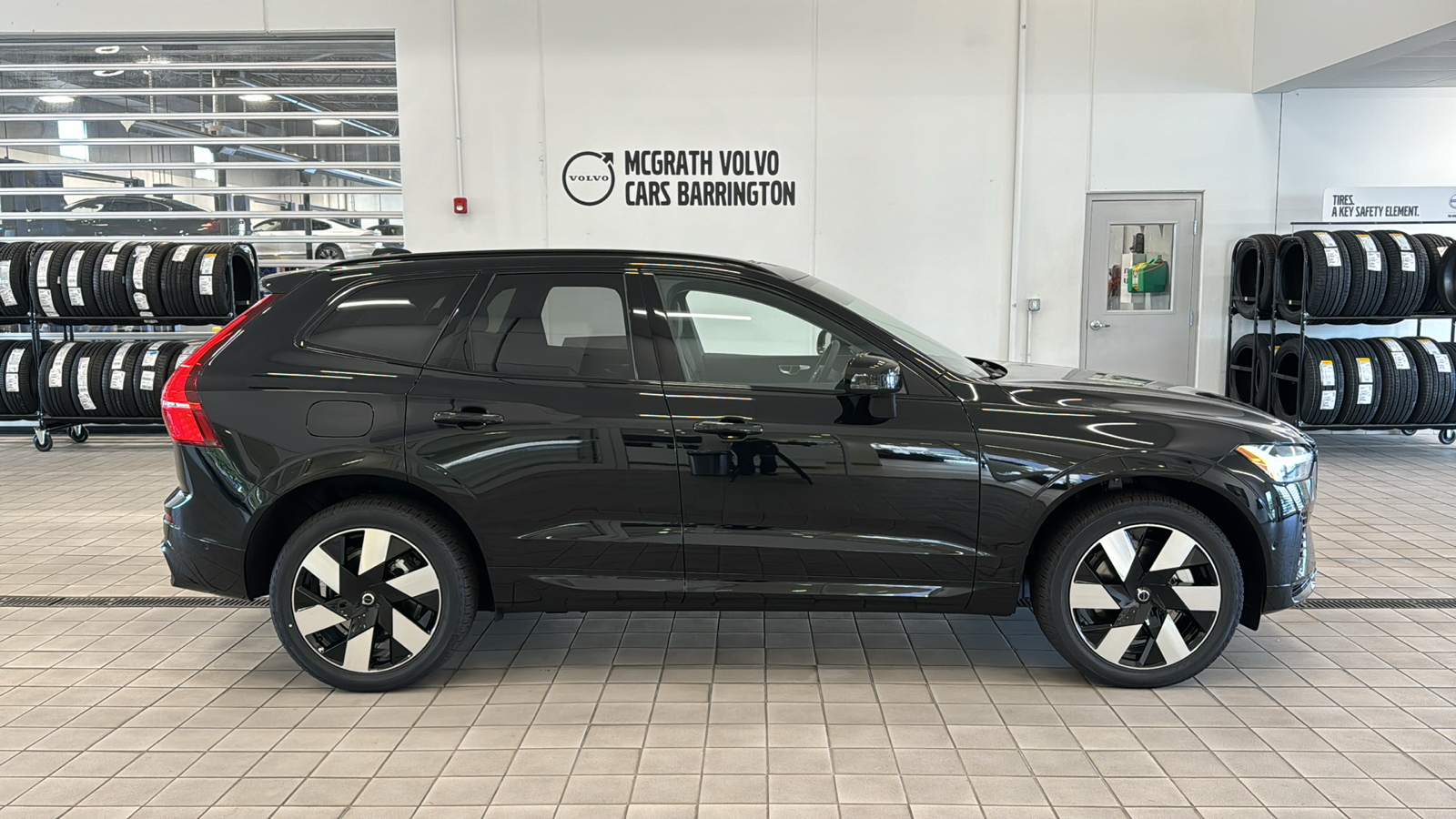 2025 Volvo XC60 Plug-In Hybrid Plus 4