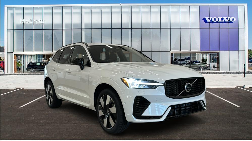 2025 Volvo XC60 Plug-In Hybrid Plus 1