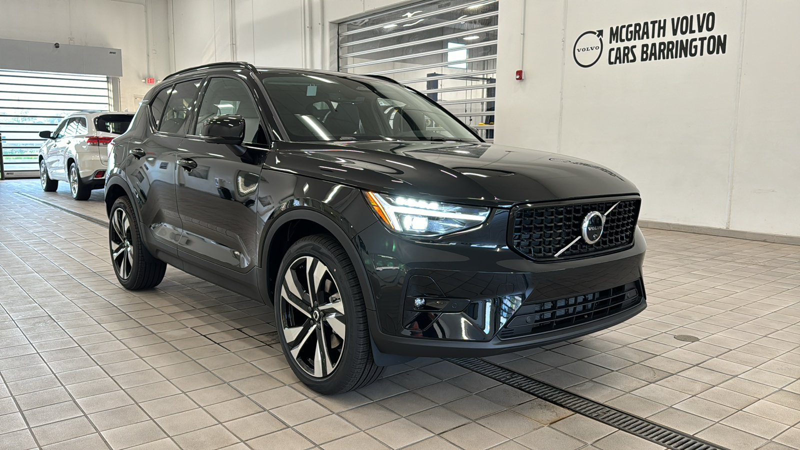 2025 Volvo XC40 Ultra Dark Theme 2