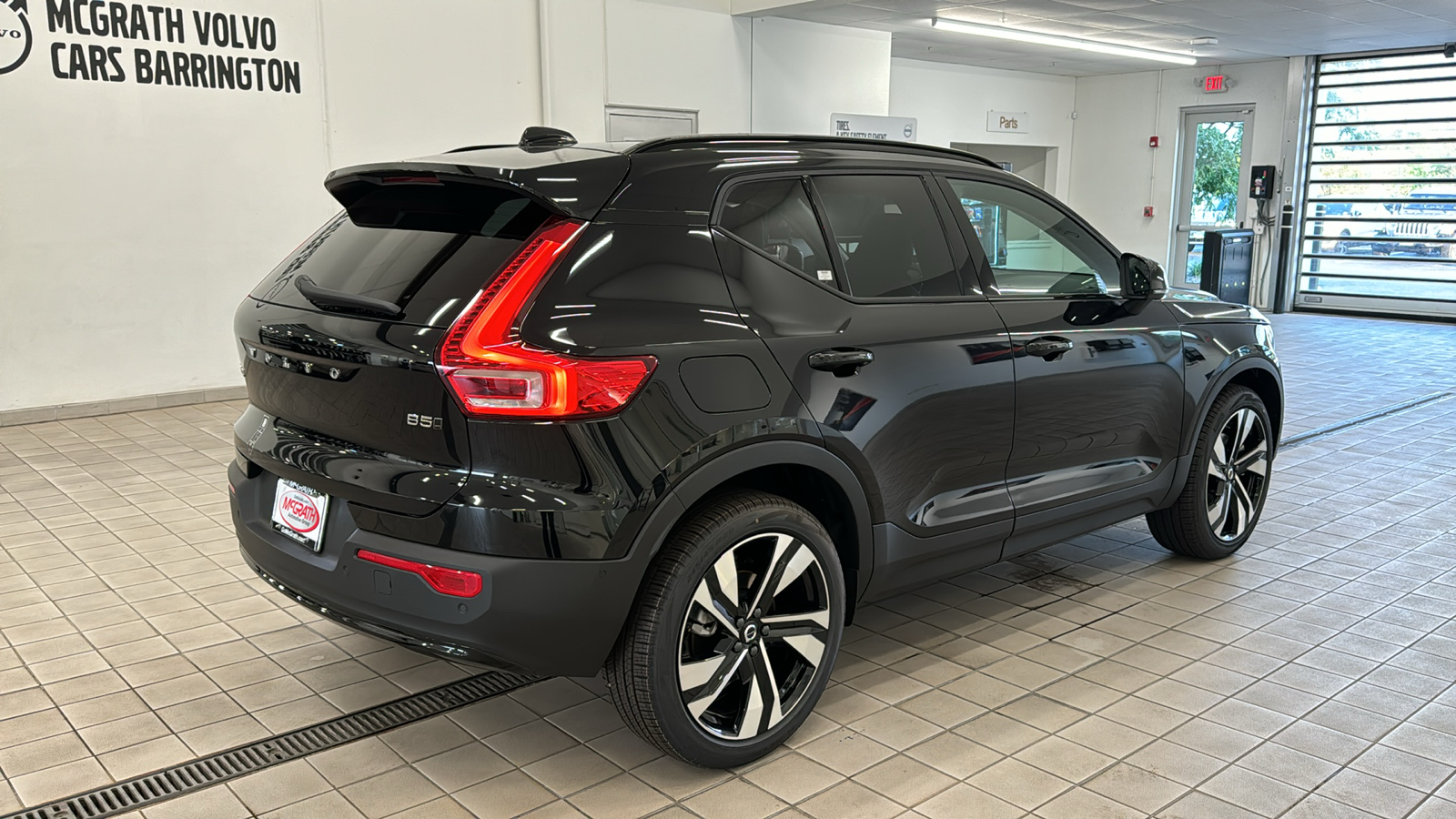 2025 Volvo XC40 Ultra Dark Theme 5