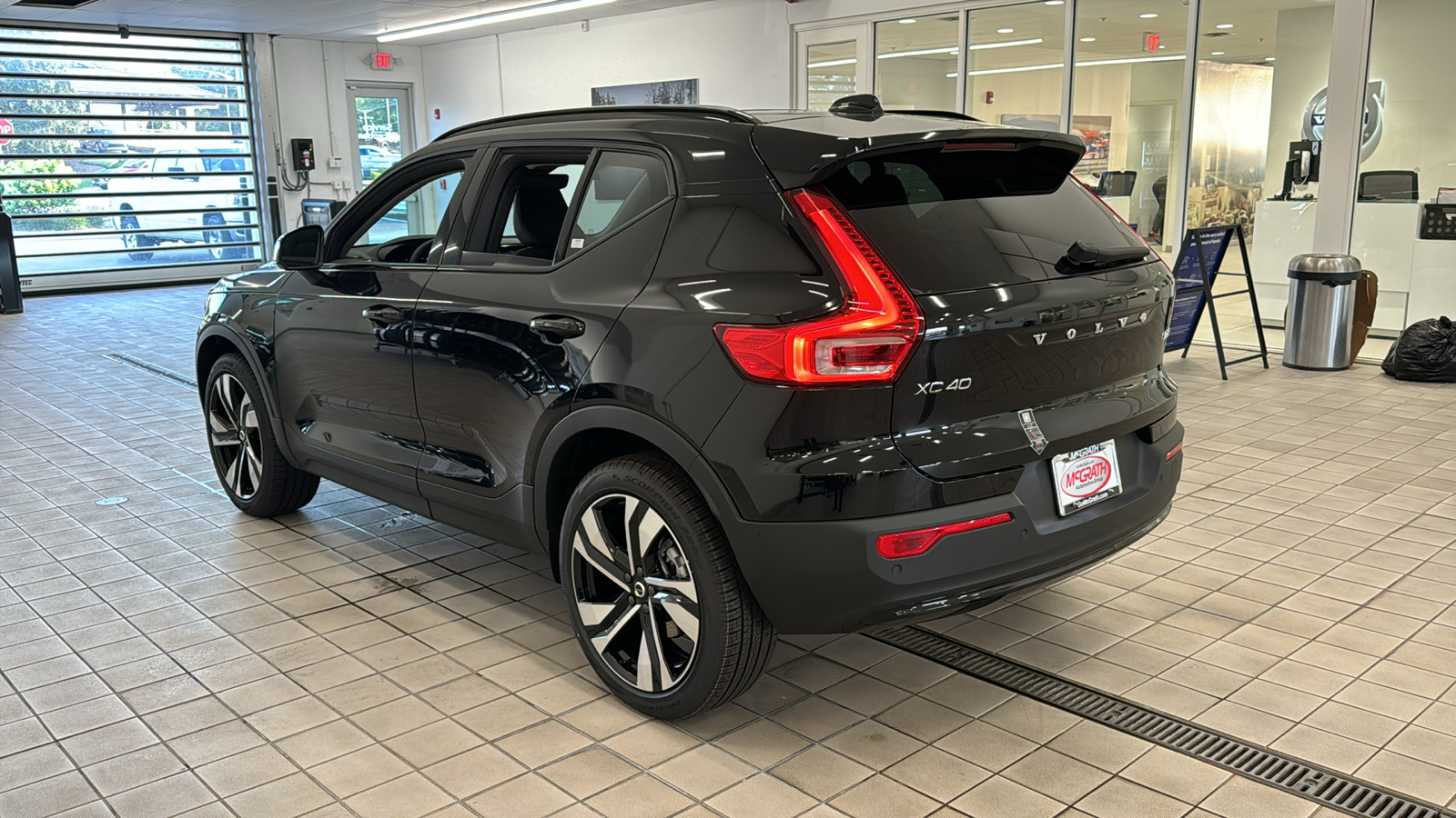 2025 Volvo XC40 Ultra Dark Theme 7