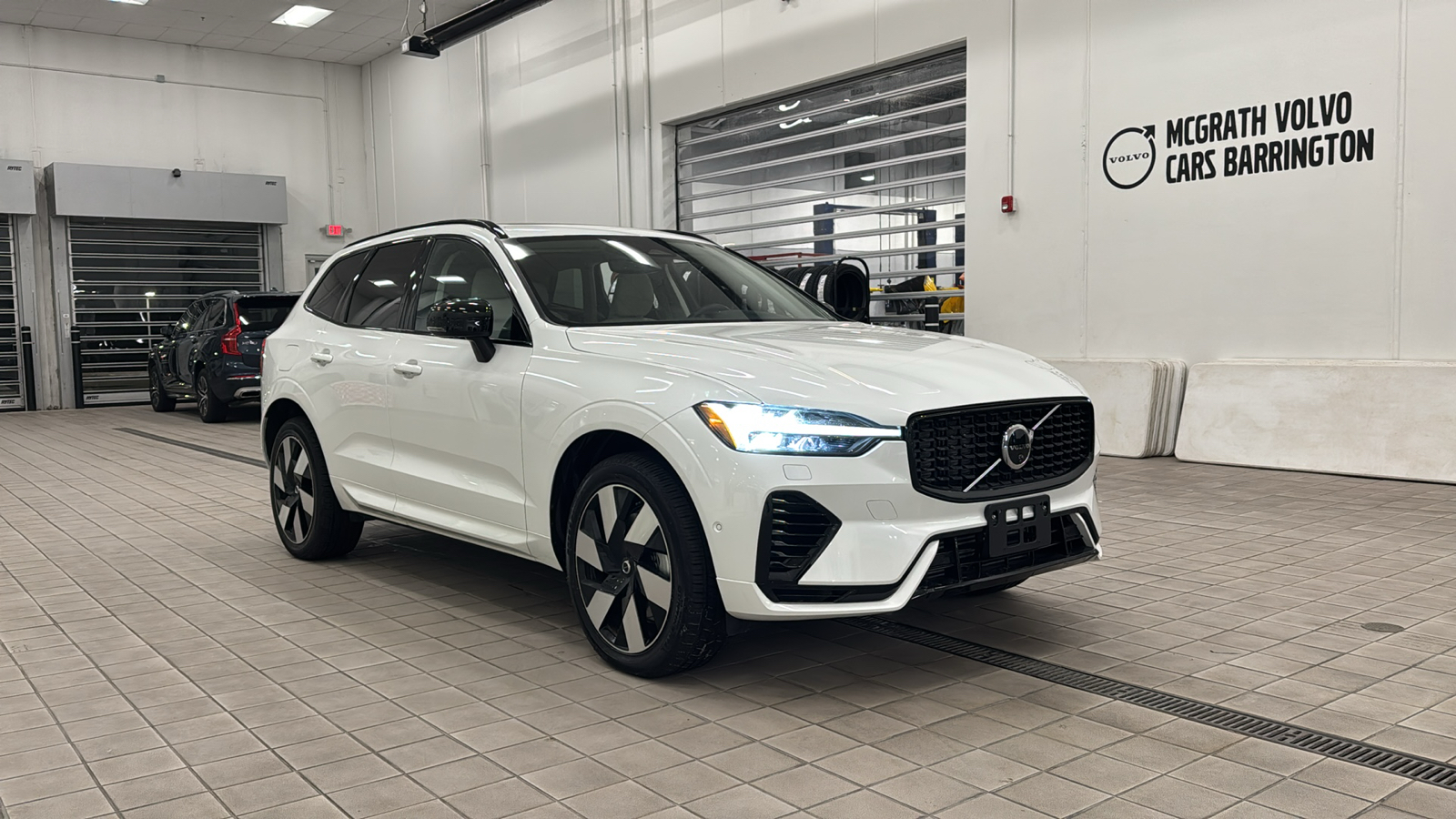 2025 Volvo XC60 Plug-In Hybrid Plus 2