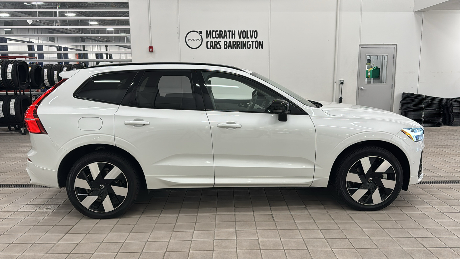 2025 Volvo XC60 Plug-In Hybrid Plus 3