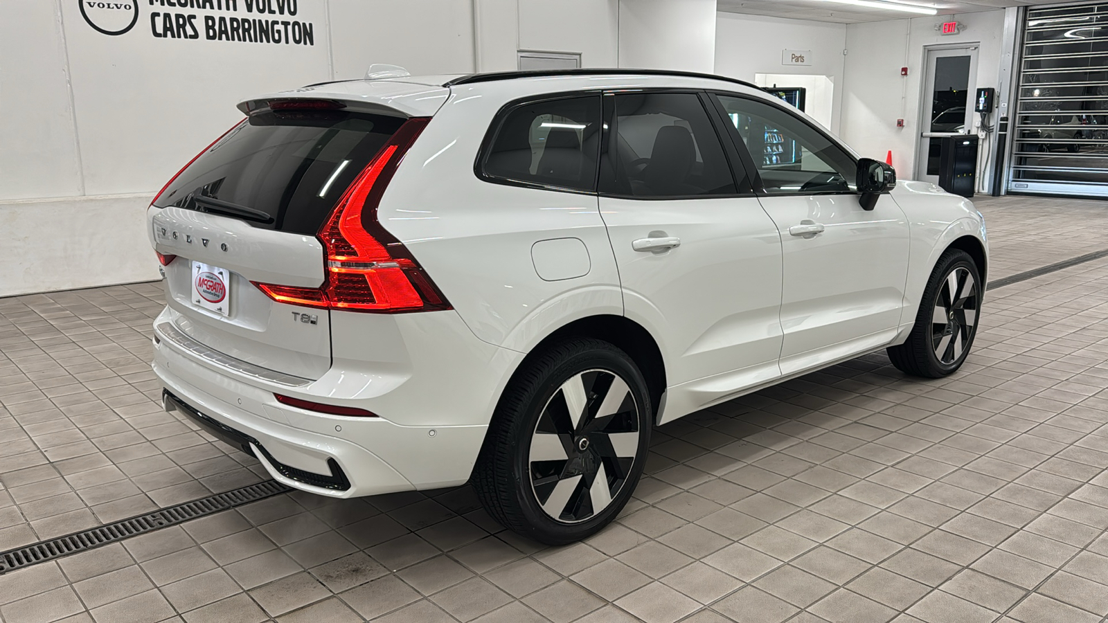 2025 Volvo XC60 Plug-In Hybrid Plus 4