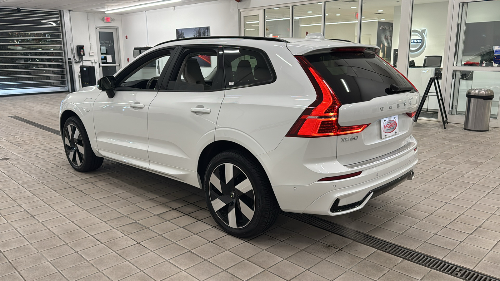 2025 Volvo XC60 Plug-In Hybrid Plus 6