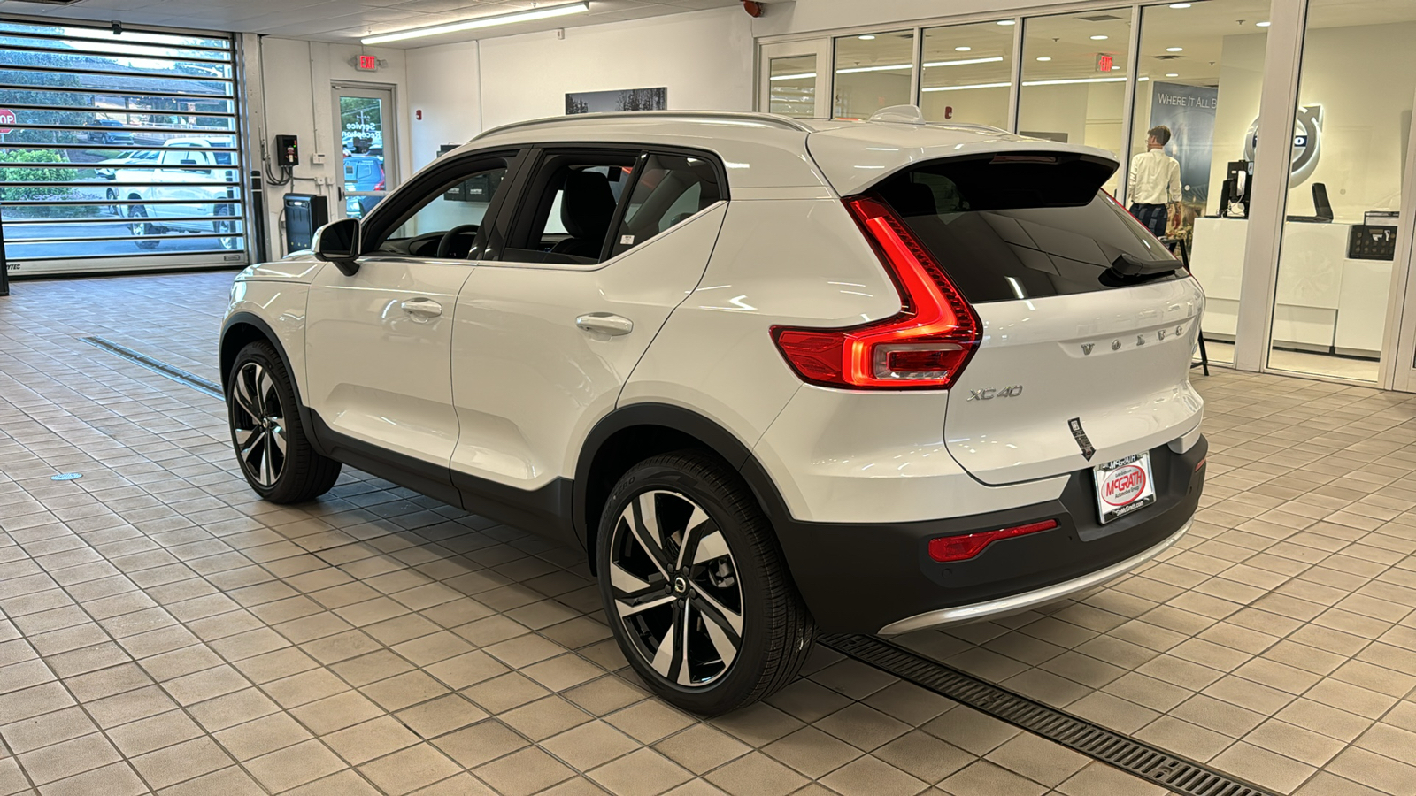 2025 Volvo XC40 Ultra Bright Theme 7