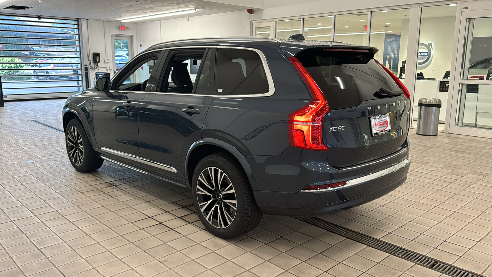 2025 Volvo XC90 Plug-In Hybrid Plus 6