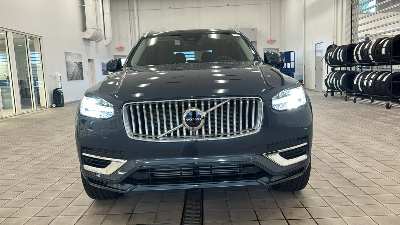 2025 Volvo XC90 Plug-In Hybrid Plus 9