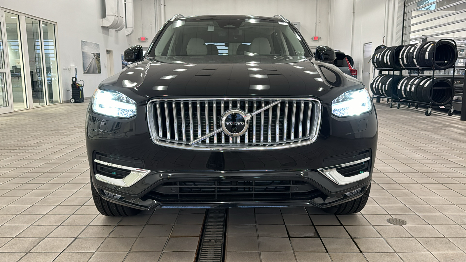 2025 Volvo XC90 Plus 9