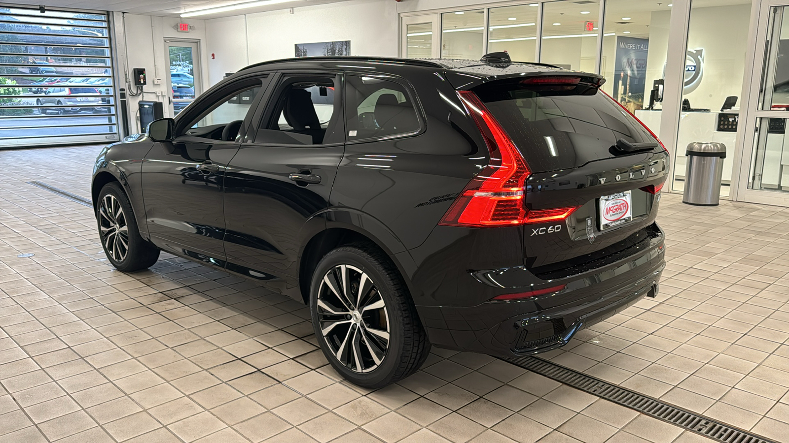 2025 Volvo XC60 Plus 6