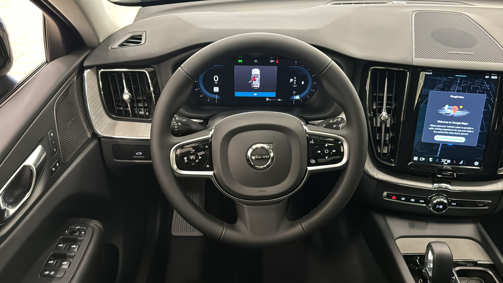 2025 Volvo XC60 Plus 11