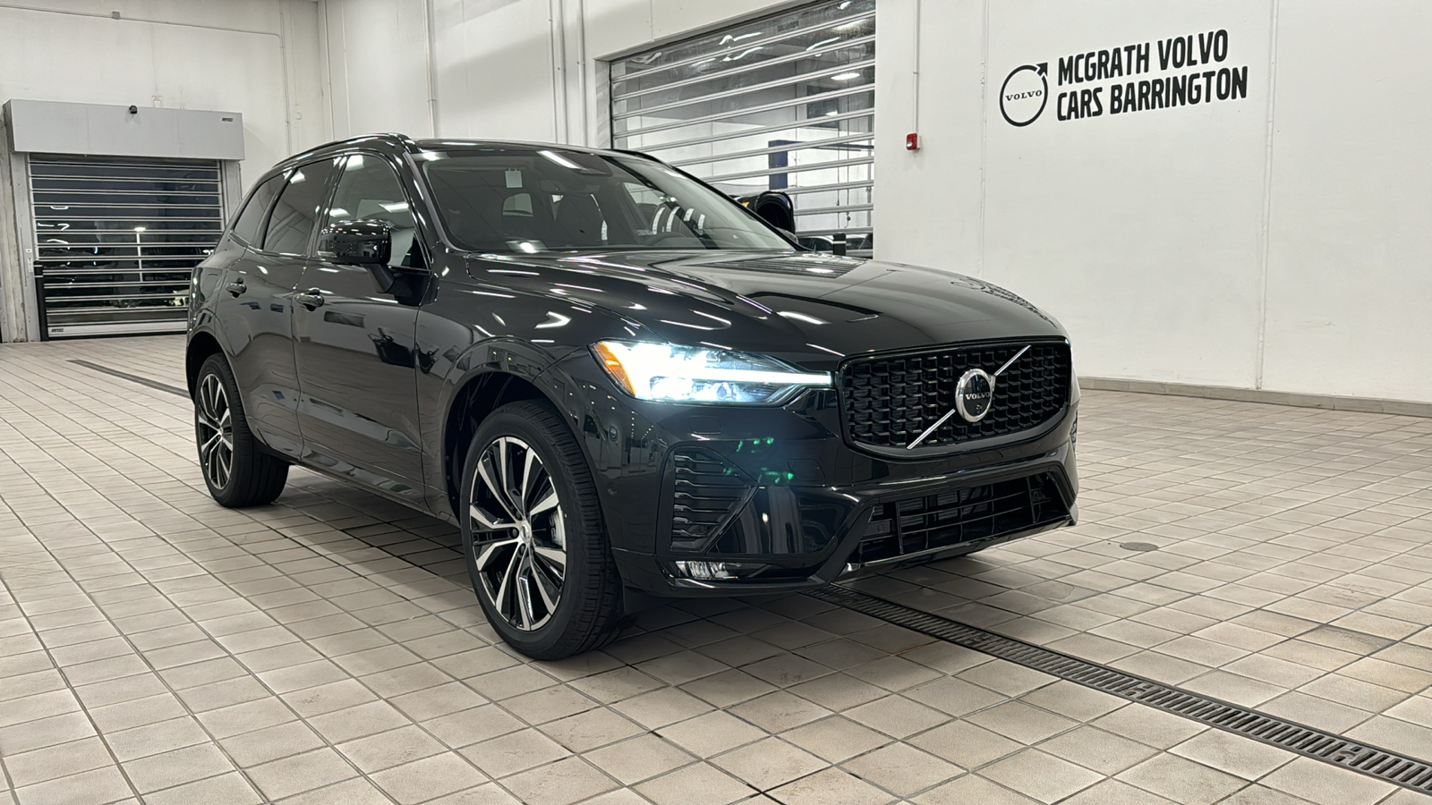 2025 Volvo XC60 Plus 2