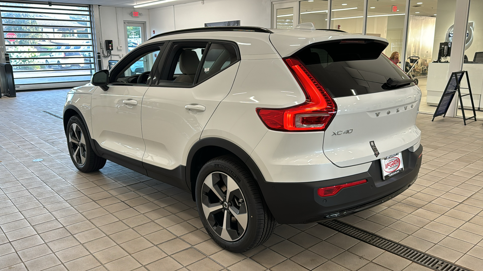 2025 Volvo XC40 Plus Dark Theme 6