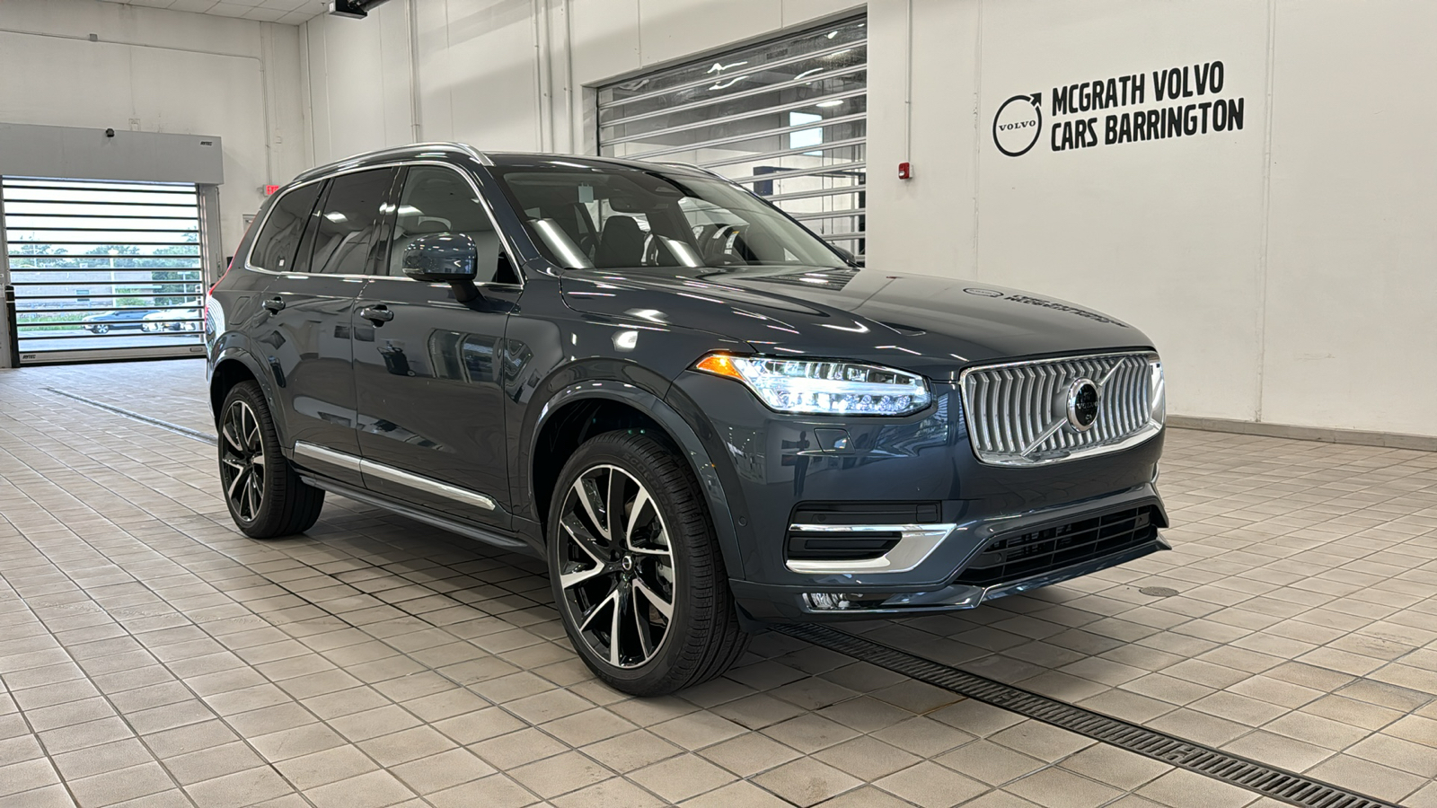 2025 Volvo XC90 Plus 2