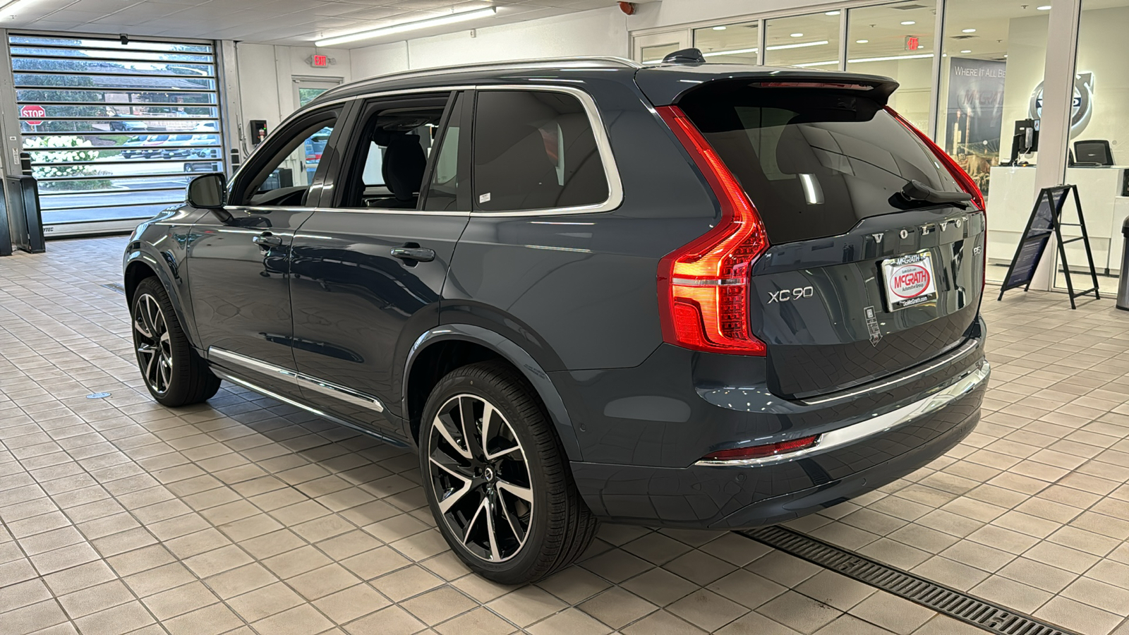 2025 Volvo XC90 Plus 6