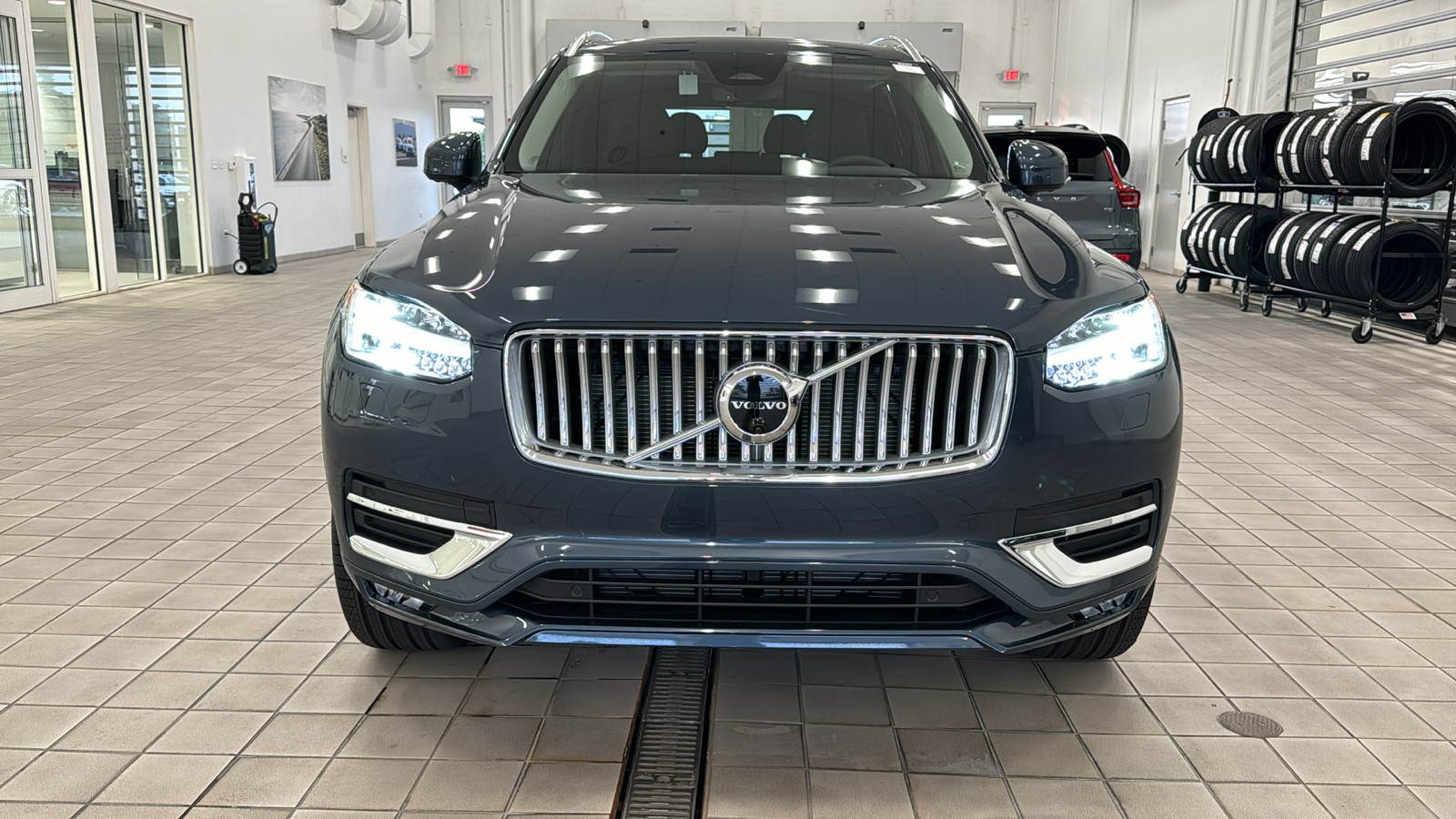 2025 Volvo XC90 Plus 9