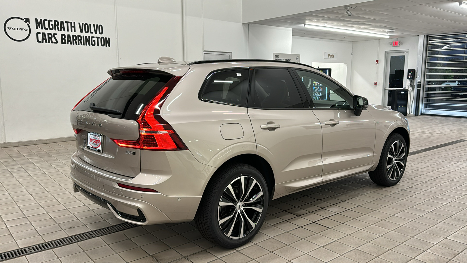 2025 Volvo XC60 Plus 4