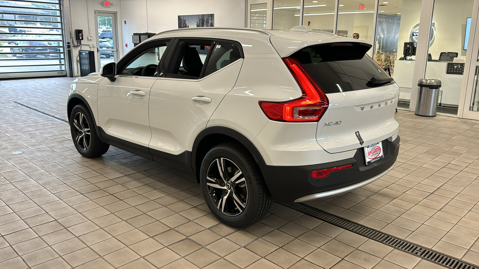 2025 Volvo XC40 Core Bright Theme 6