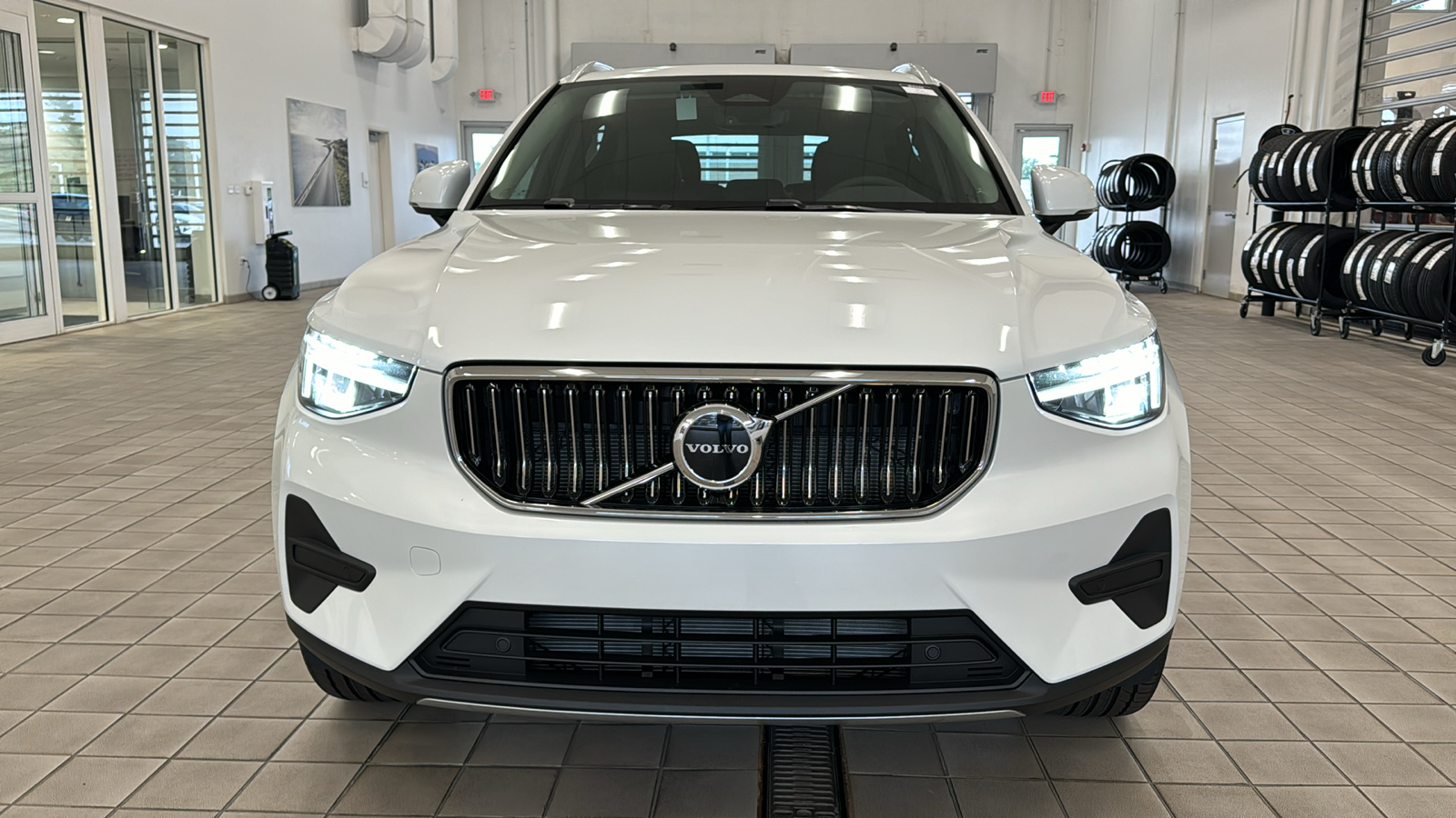 2025 Volvo XC40 Core Bright Theme 9