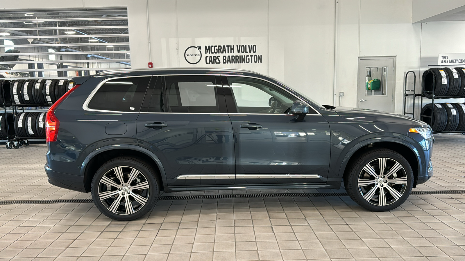 2025 Volvo XC90 Plug-In Hybrid Plus 3