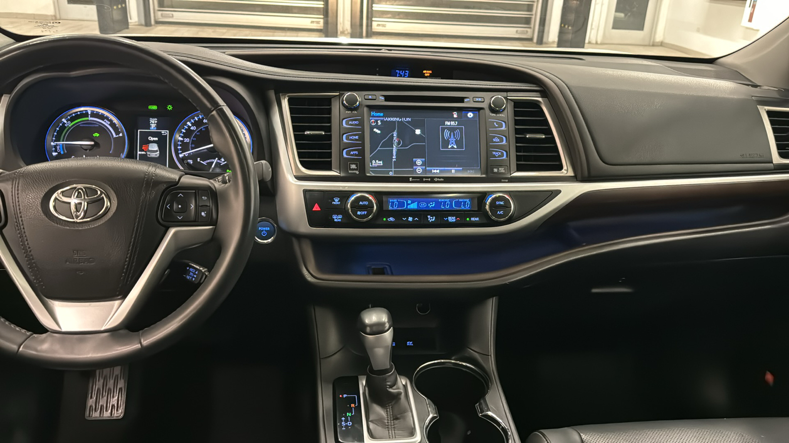 2016 Toyota Highlander Hybrid Limited 10