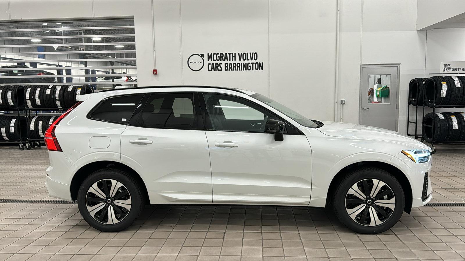 2025 Volvo XC60 Plug-In Hybrid Core 3