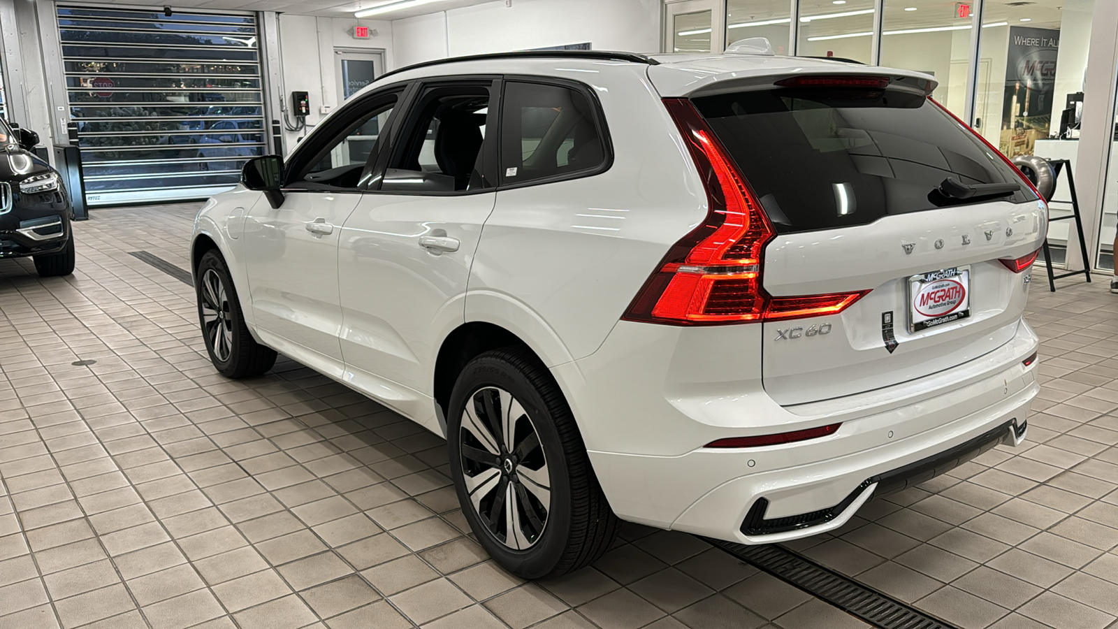 2025 Volvo XC60 Plug-In Hybrid Core 6