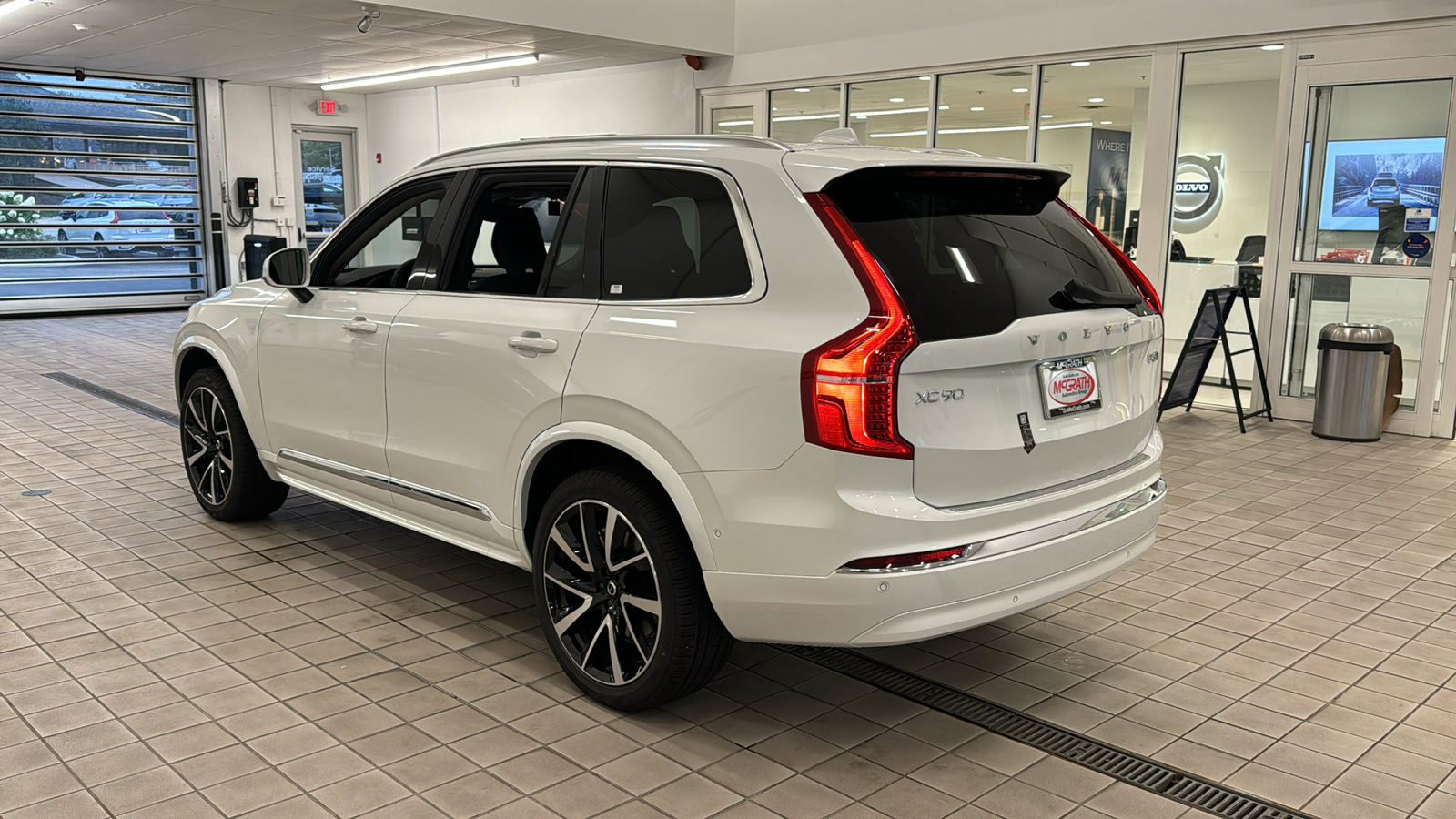 2025 Volvo XC90 Plus 6