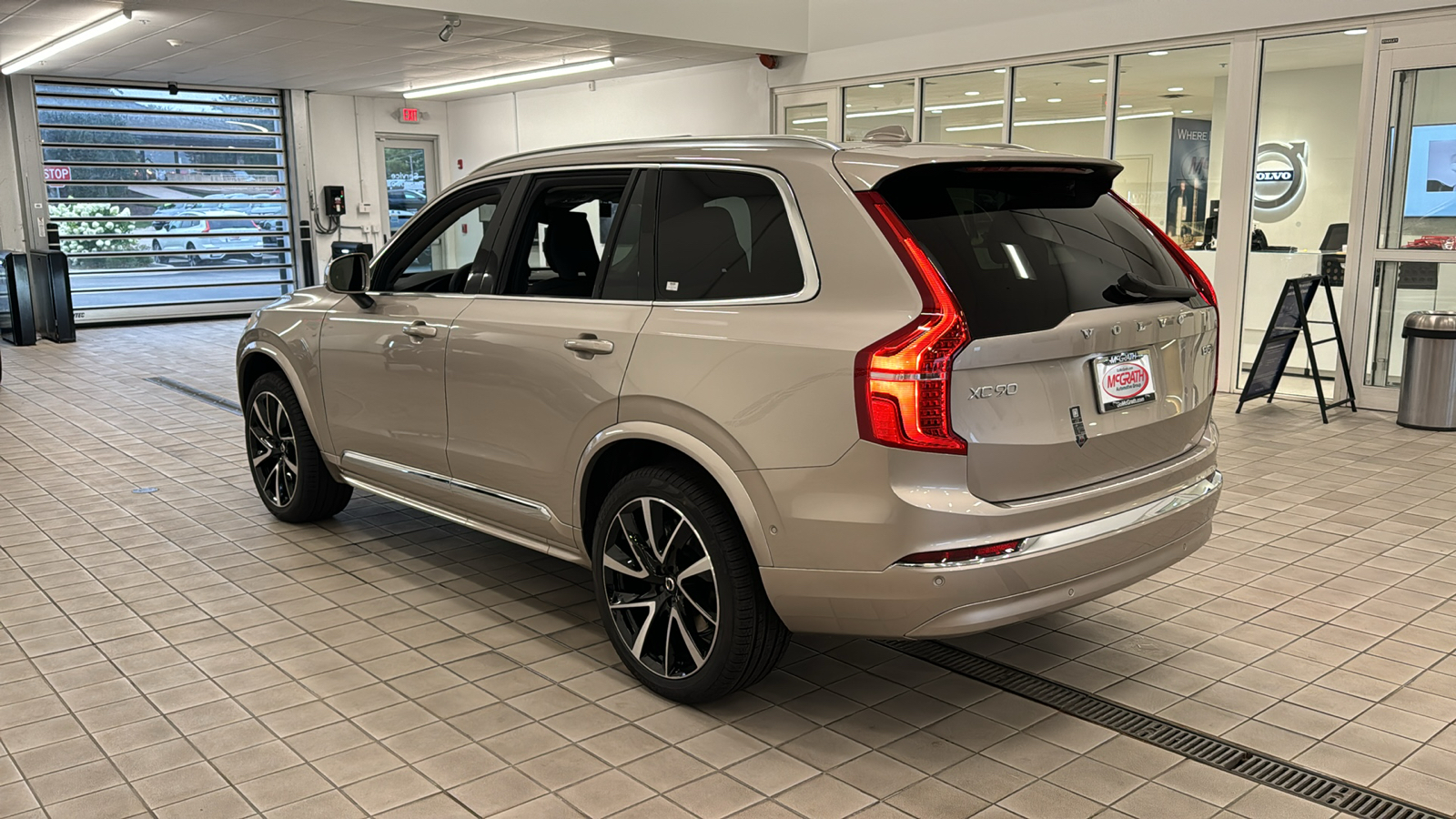 2025 Volvo XC90 Plus 6