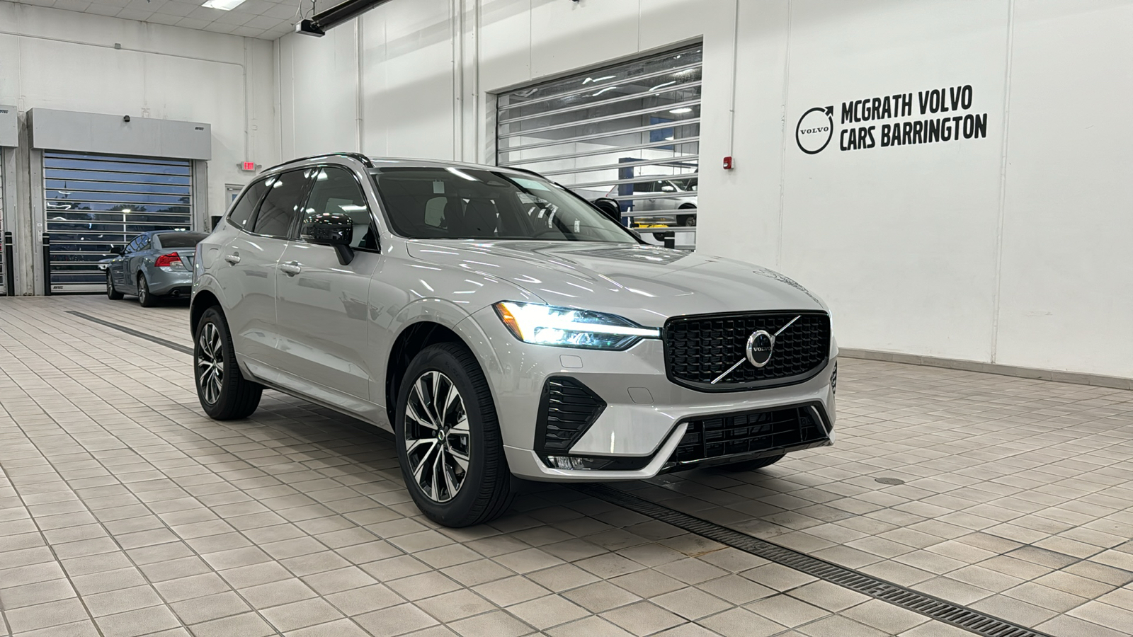 2025 Volvo XC60 Core 2