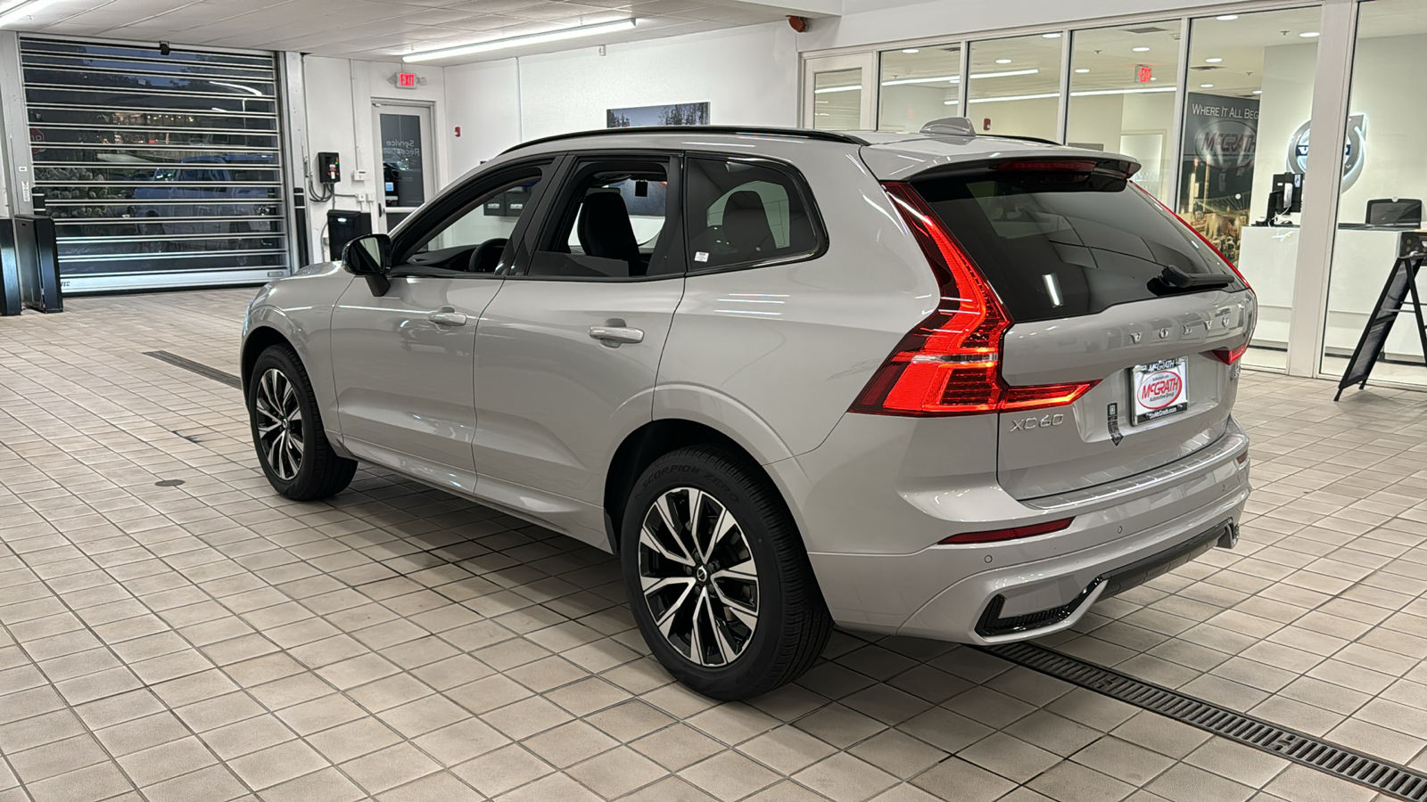 2025 Volvo XC60 Core 6