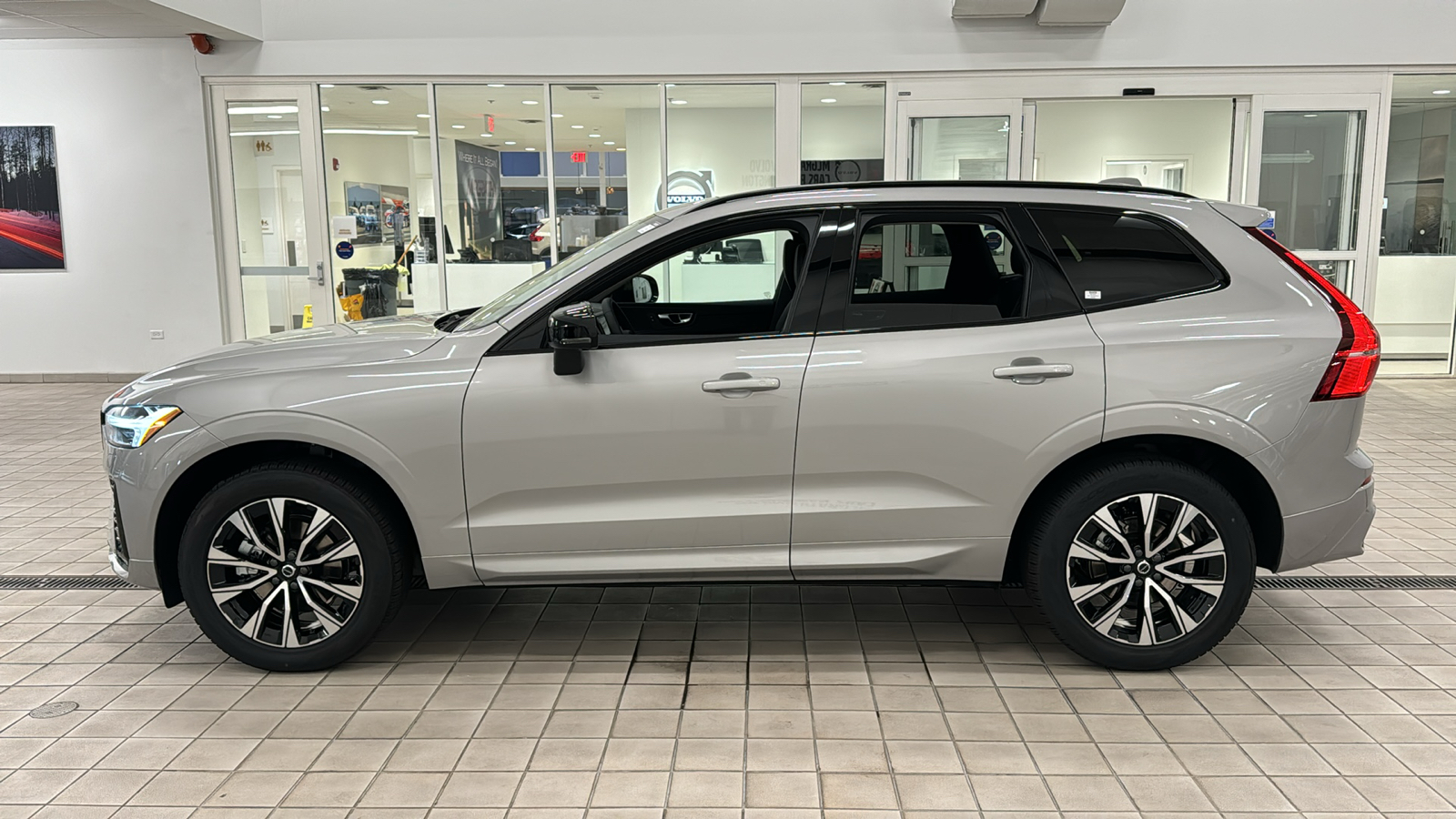 2025 Volvo XC60 Core 7