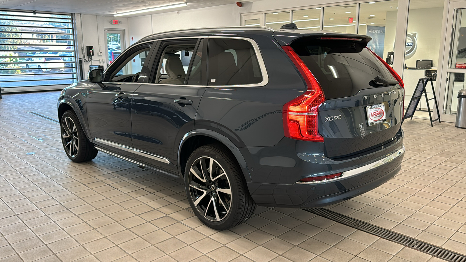 2025 Volvo XC90 Plus 6