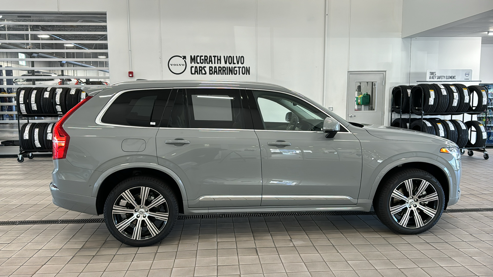 2025 Volvo XC90 Plug-In Hybrid Ultra 3