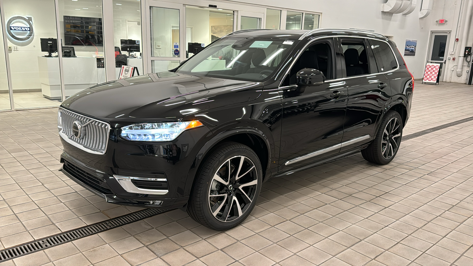 2025 Volvo XC90 Plus 8