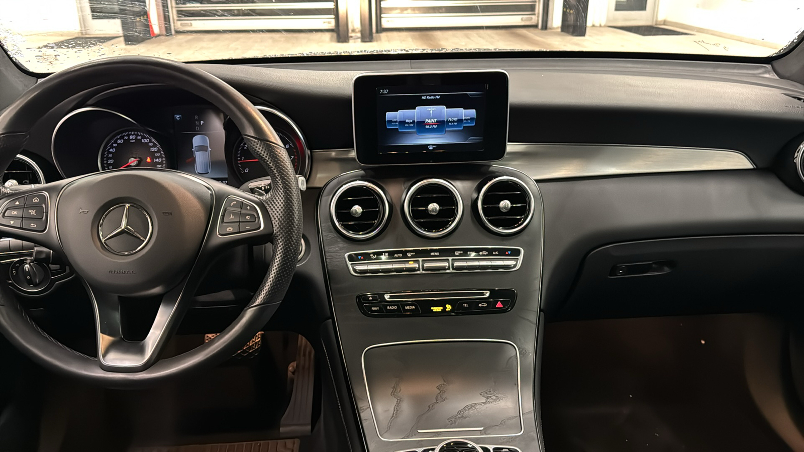 2019 Mercedes-Benz GLC GLC 300 10