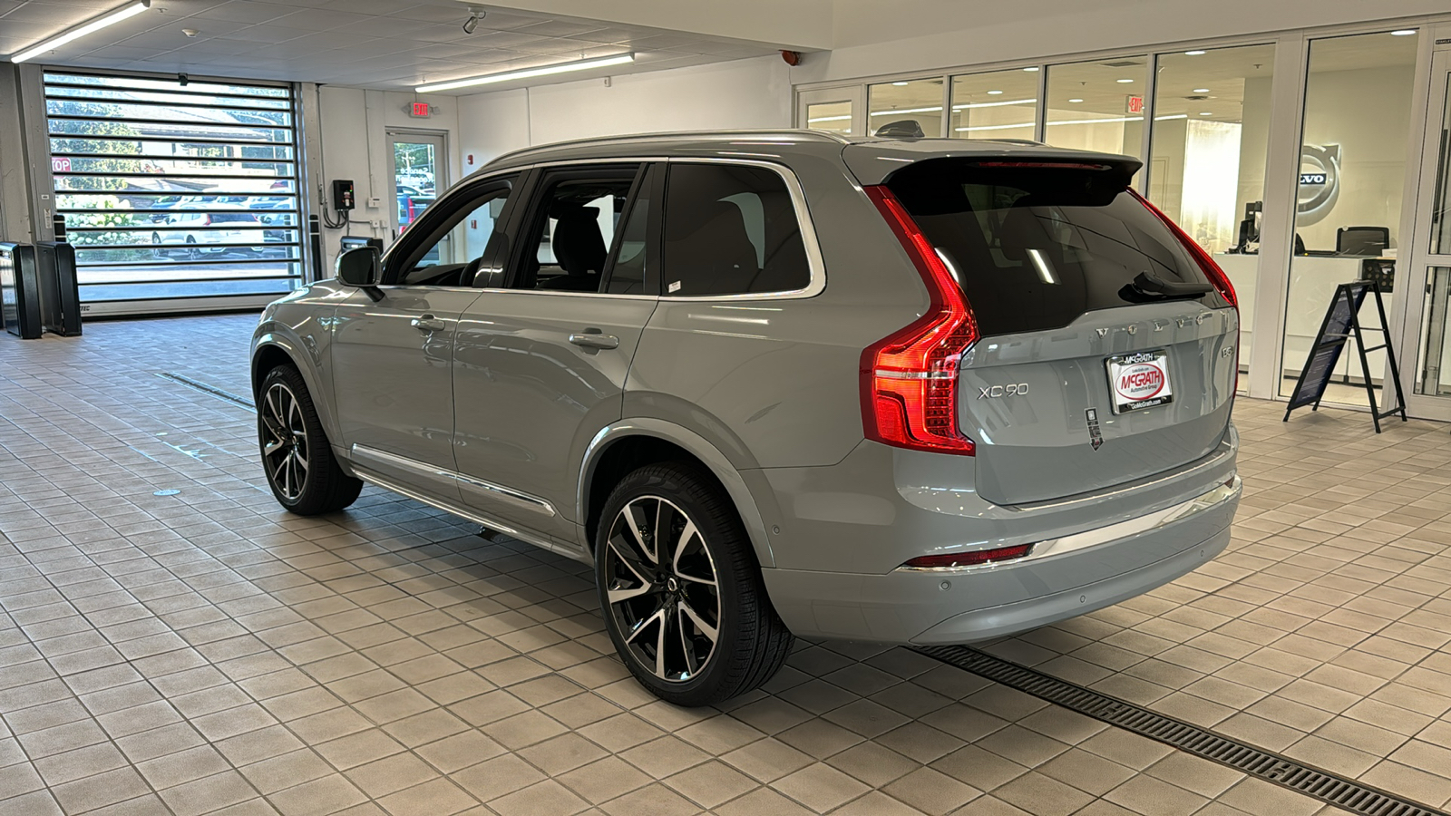 2025 Volvo XC90 Plus 6