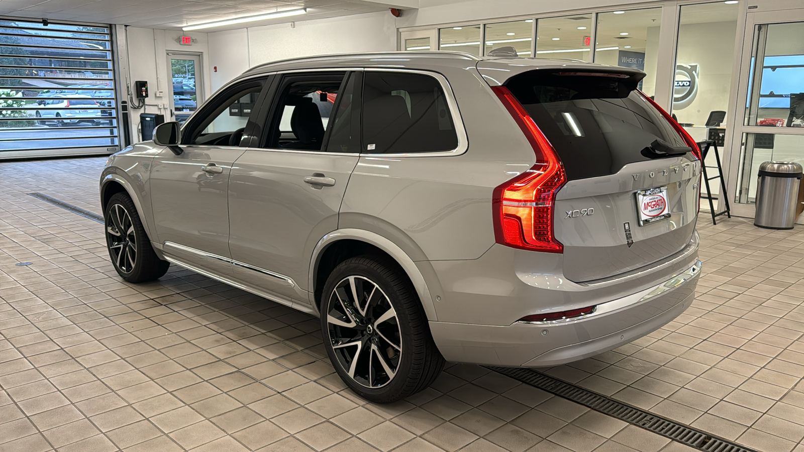 2025 Volvo XC90 Plus 6