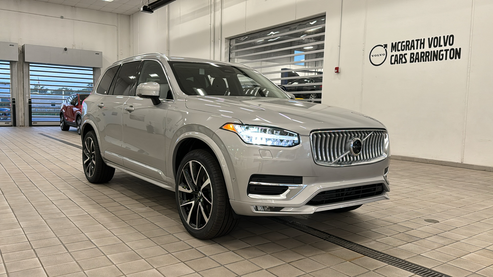 2025 Volvo XC90 Plus 2