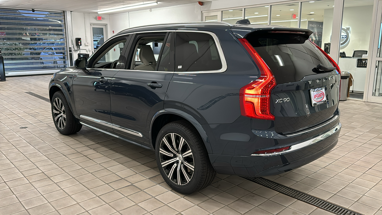 2025 Volvo XC90 Core 6