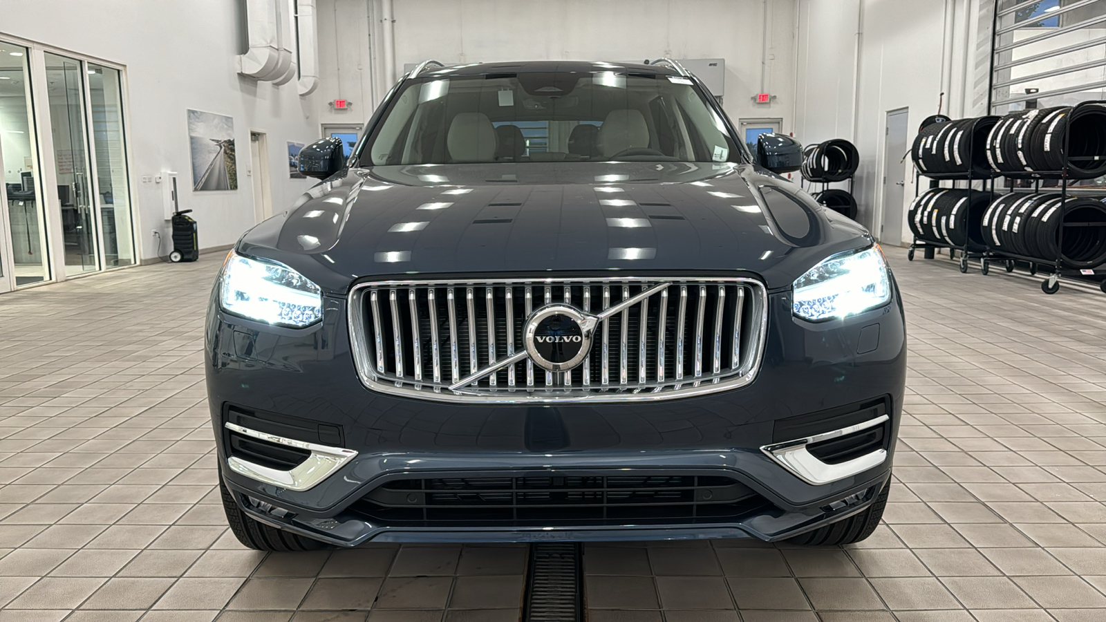 2025 Volvo XC90 Core 9