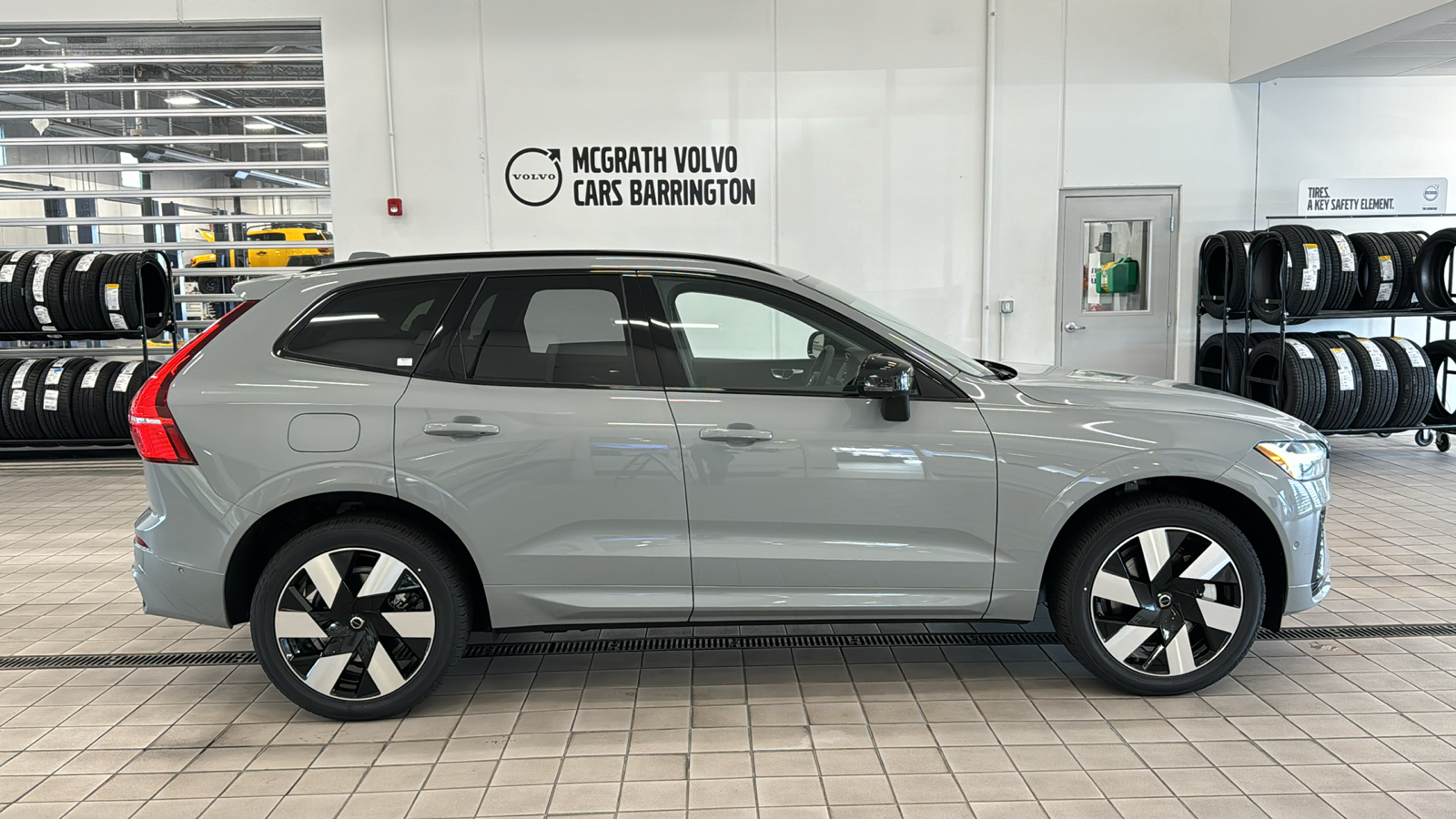 2025 Volvo XC60 Plug-In Hybrid Plus 3