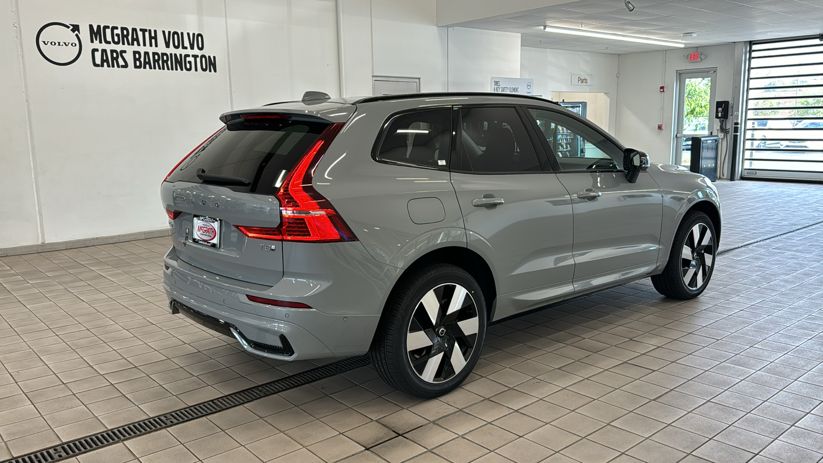 2025 Volvo XC60 Plug-In Hybrid Plus 4