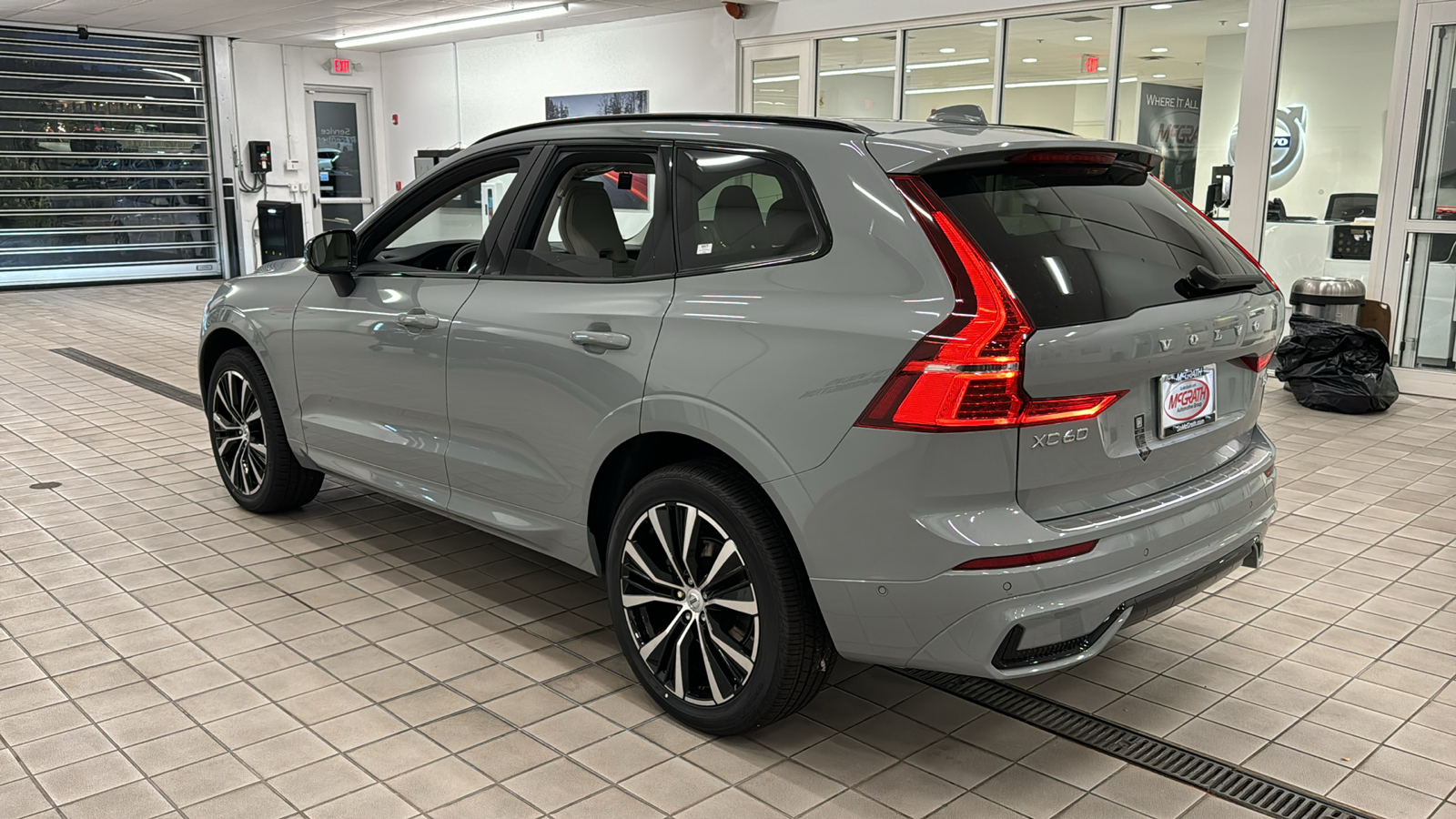 2025 Volvo XC60 Plus 6