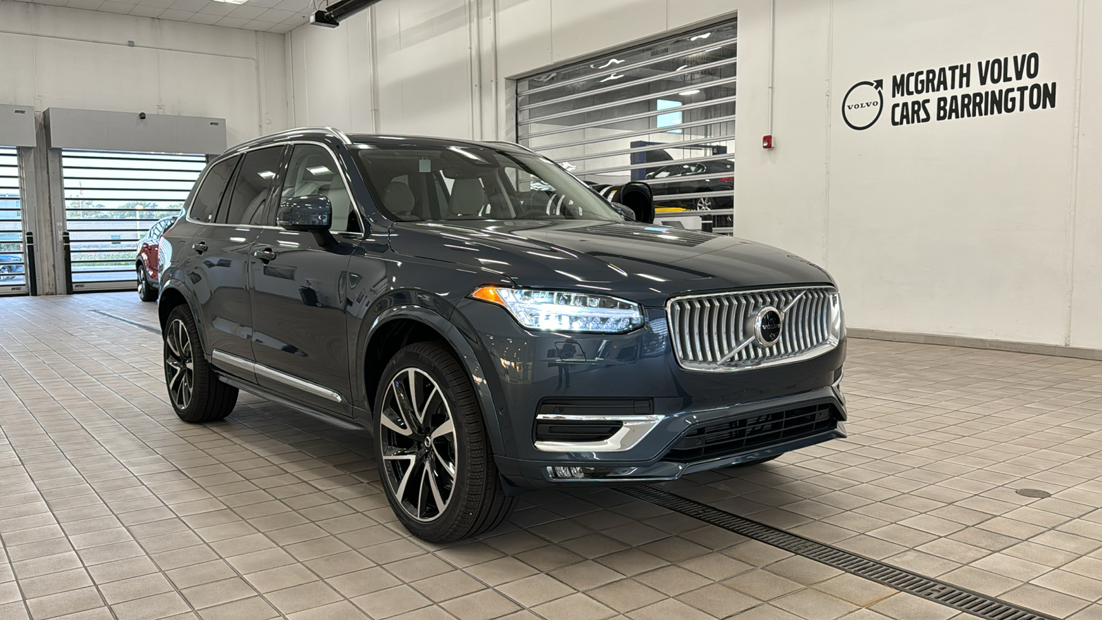 2025 Volvo XC90 Plus 2